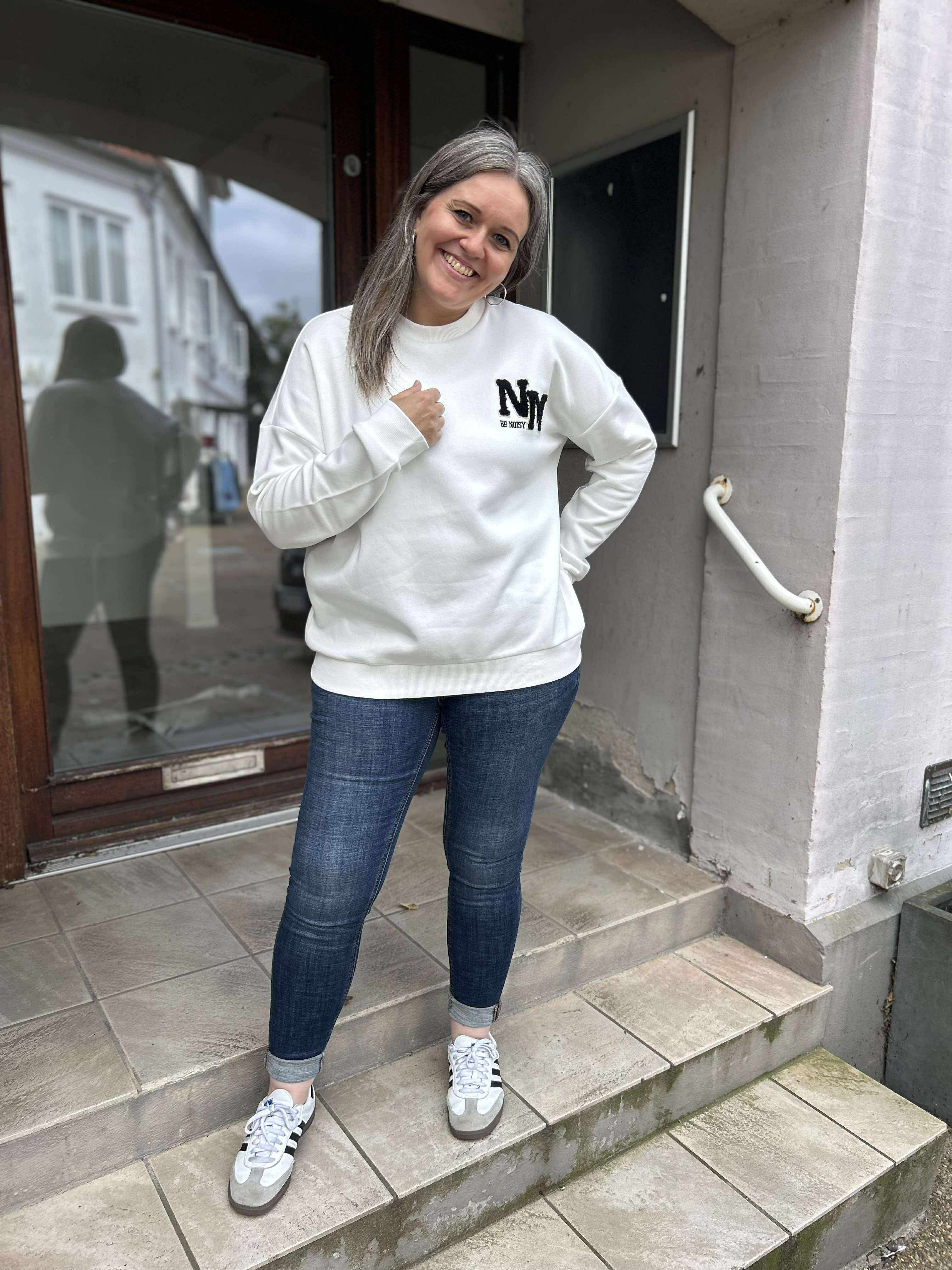 NMBELIEVE Sweatshirt - Cloud Dancer